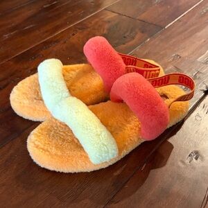 UGG Oh Yeah Slippers Kids 6 Women’s 7 Fuzzy Slippers
